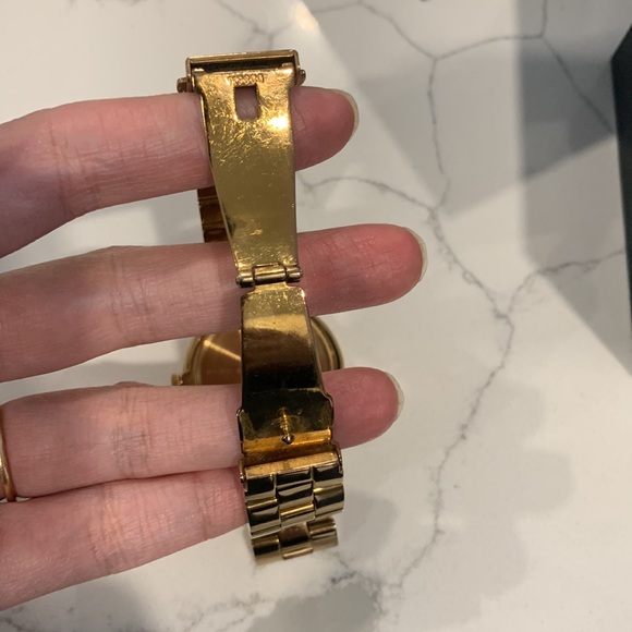 Marc by Marc Jacobs rose gold bracelet watch - Picture 3 of 3